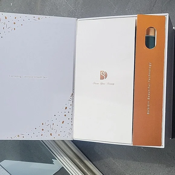 Green and Gold Hair Removal Device - Picture 3 of 5